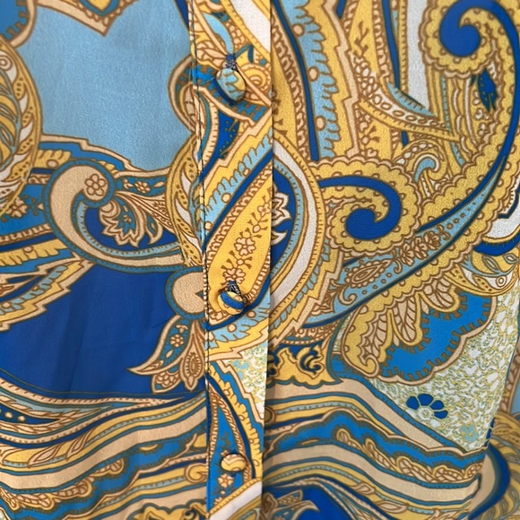 Lilly's Closet Women Blue Gold Pattern Top Size Small Shirt Collar Button Close - Picture 7 of 11
